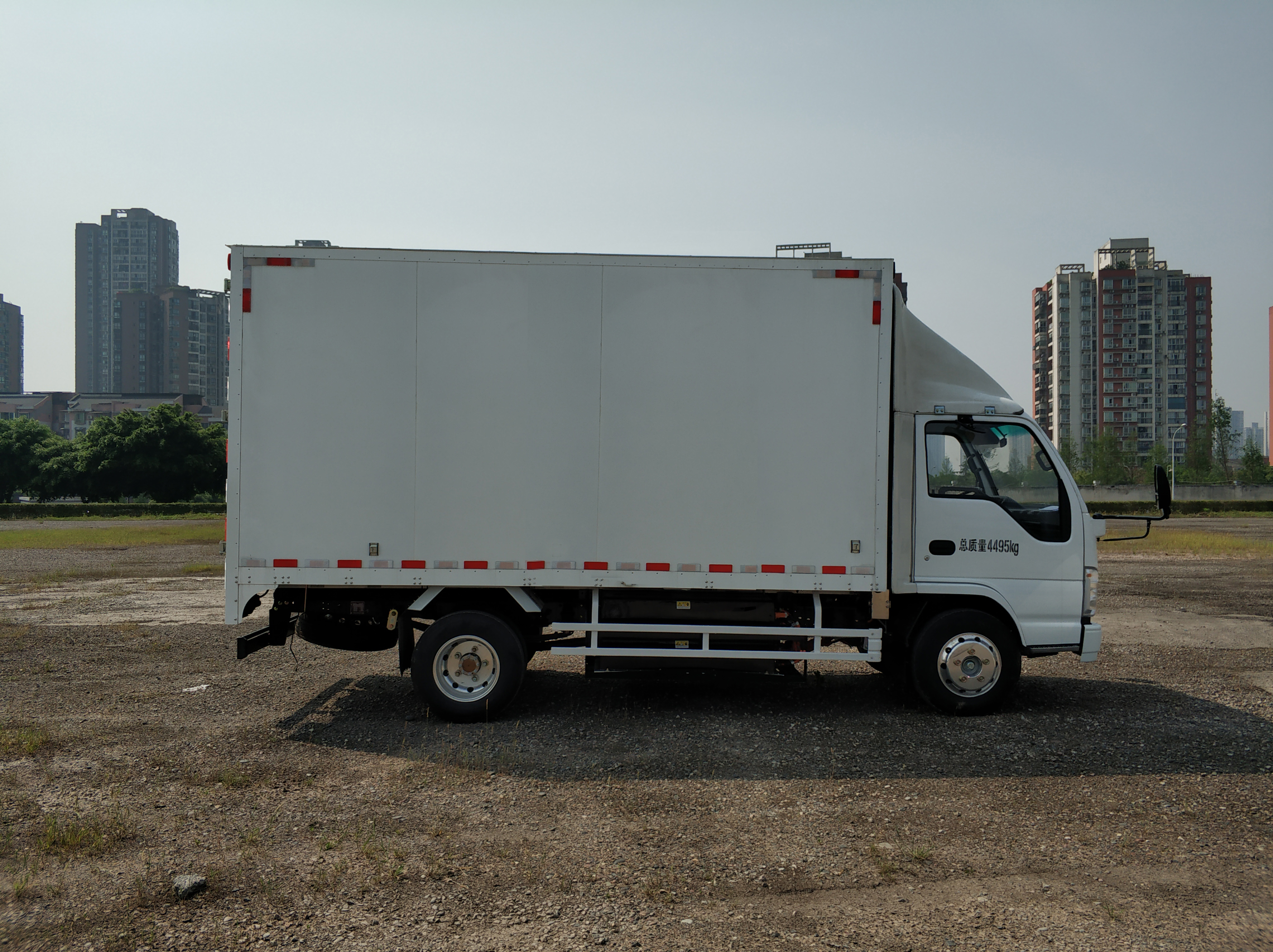 慶鈴牌(繁體)牌QL5041XXYBEVECHA2純電動廂式運輸車公告圖片