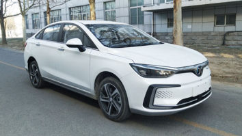 北京牌BJ7000C5D7-BEV型纯电动轿车