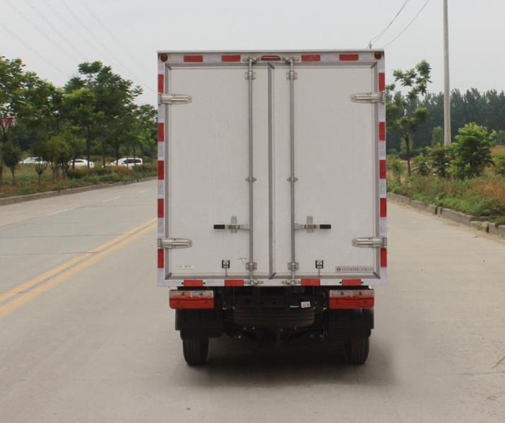 東風(fēng)牌EQ5030XXYD16QCAC廂式運(yùn)輸車公告圖片