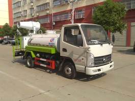 绿化喷洒车