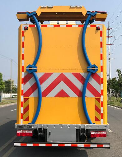 路鑫牌NJJ5181TFZ6防撞緩沖車公告圖片