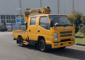 高空作业车