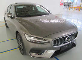 沃尔沃牌VCD7204E52Z型轿车