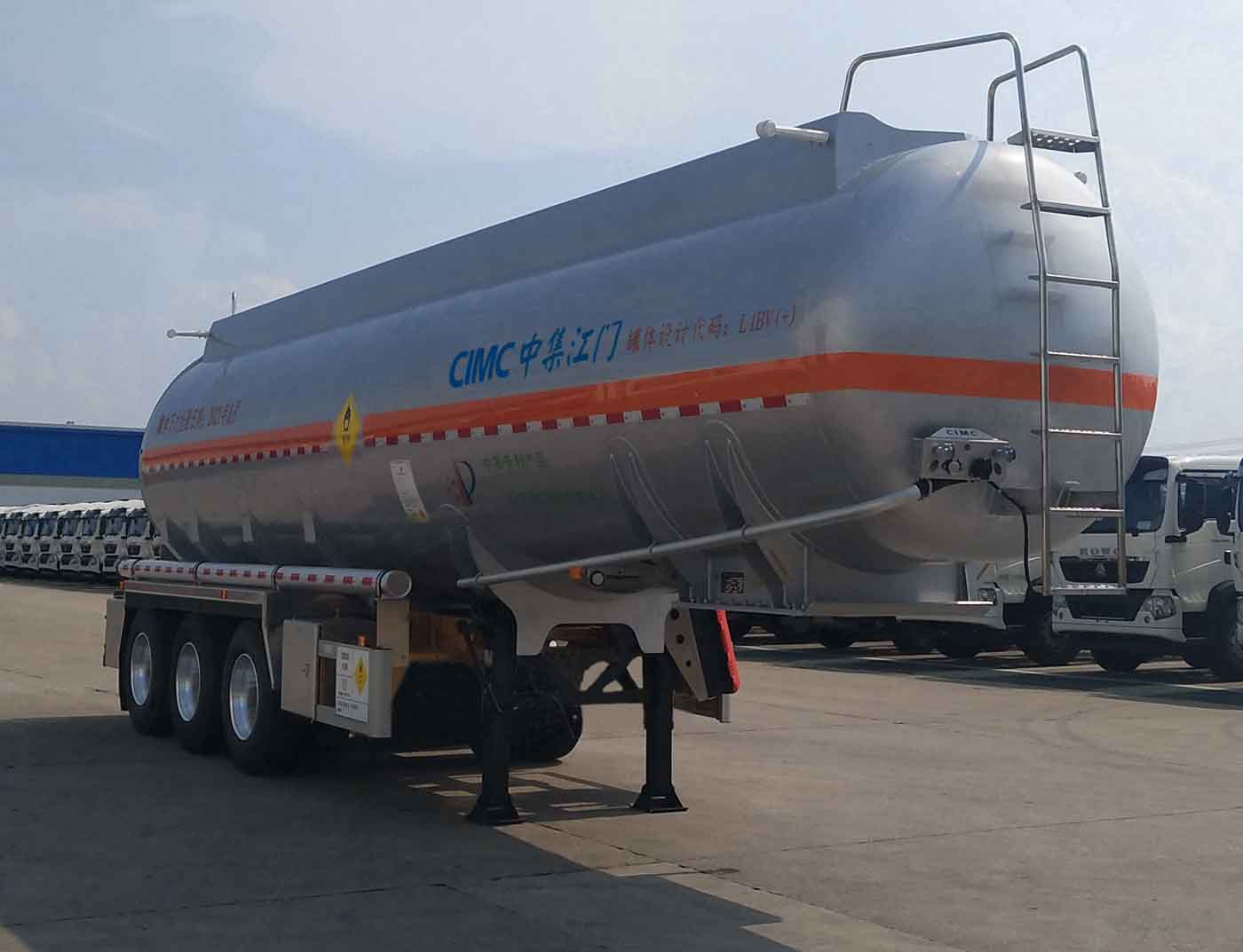 中集牌ZJV9401GYWJM氧化性物品罐式运输半挂车图片
