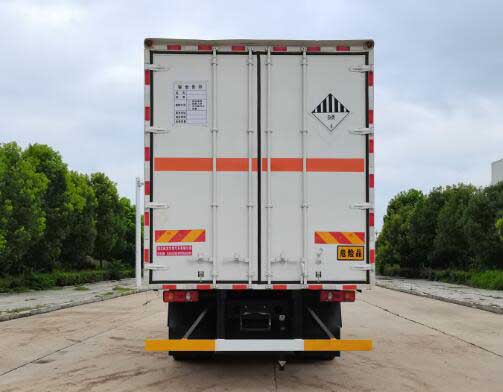 旺龙威牌WLW5180XZWD6杂项危险物品厢式运输车公告图片
