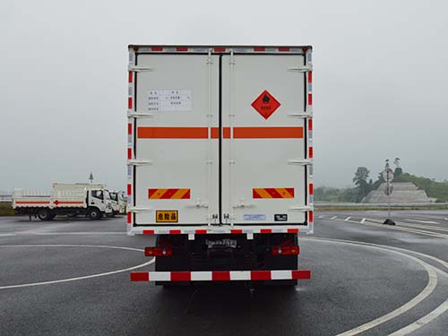 勤宏牌SQH5183XRYD6易燃液體廂式運輸車公告圖片