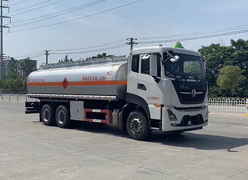 楚飞牌CLQ5260GRY6D易燃液体罐式运输车公告图片