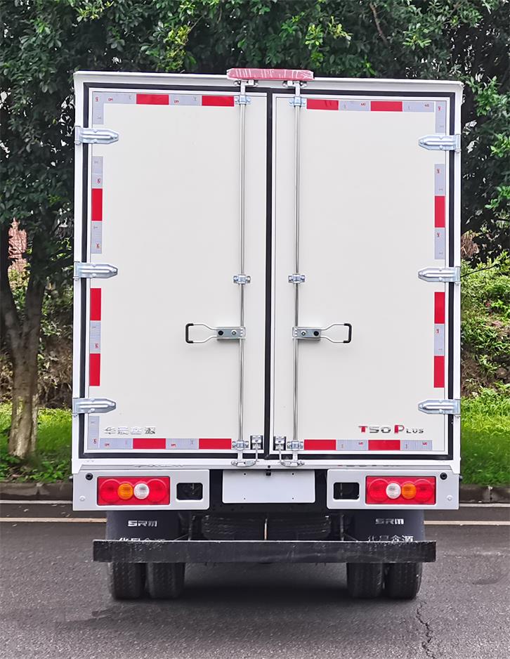 鑫源牌JKC5034XXYD6X0廂式運(yùn)輸車公告圖片