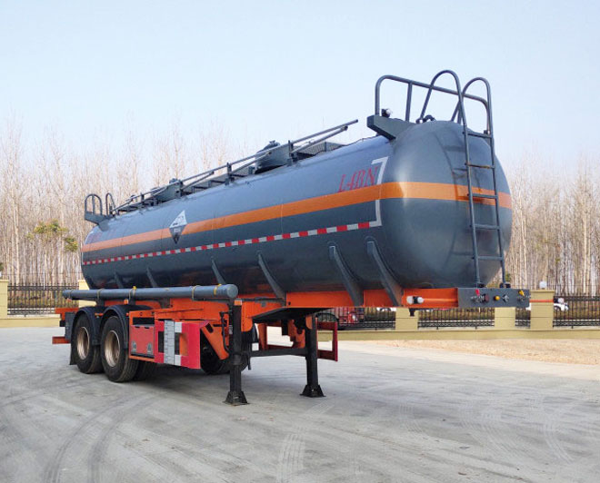 锡宇牌9.3米27.5吨2轴腐蚀性物品罐式运输半挂车(WXQ9358GFW)