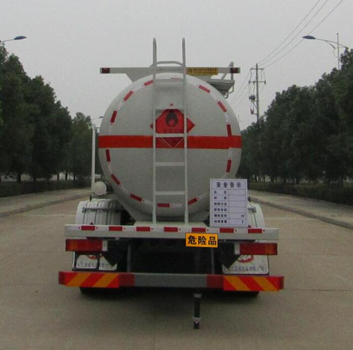 中汽力威牌HLW5322GRYD6易燃液体罐式运输车公告图片