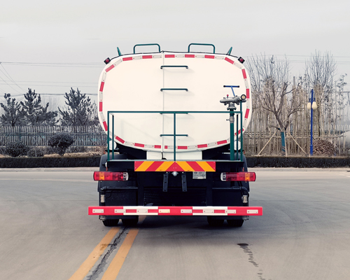 衡霸牌YYD5182GPSB6綠化噴灑車公告圖片