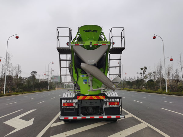 中聯(lián)牌ZLJ5318GJBHT2F混凝土攪拌運(yùn)輸車公告圖片