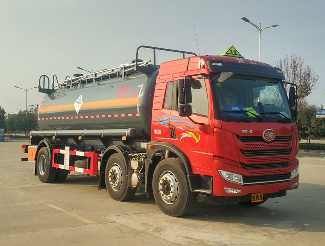 東駒牌LDW5262GZWC6雜項(xiàng)危險(xiǎn)物品罐式運(yùn)輸車公告圖片