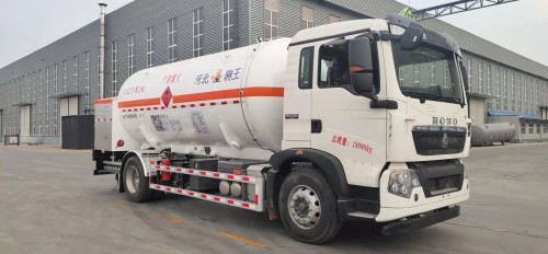 驹王牌ZJW5182GDY低温液体运输车公告图片