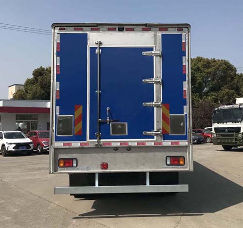 华东牌CSZ5240XYC-BLQ6运钞车公告图片