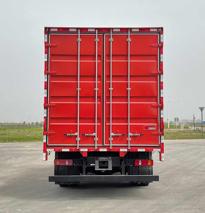 大運(yùn)牌DYQ5121XXYD6AB廂式運(yùn)輸車公告圖片