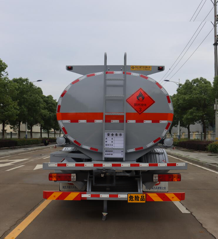 中汽力威牌HLW5321GYYLZ6運(yùn)油車公告圖片