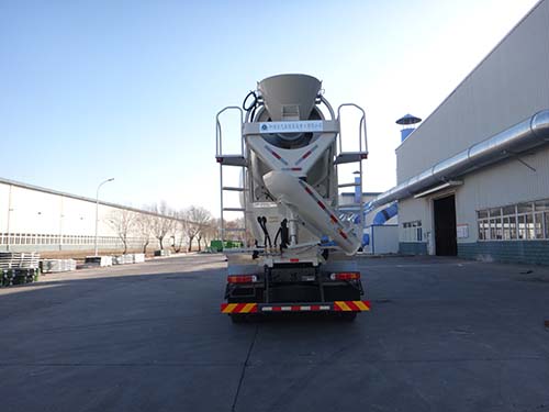 青專牌QDZ5310GJBZHTX30F1混凝土攪拌運(yùn)輸車公告圖片