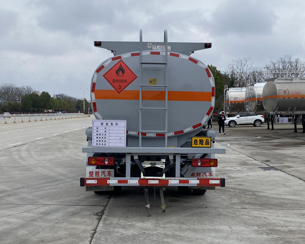 楚勝牌CSC5126GYYEH6A運油車公告圖片