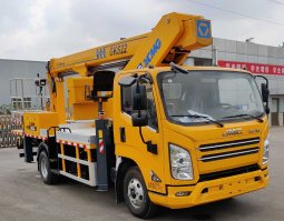 高空作业车