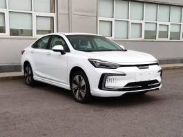 北京牌BJ7001C5FK-BEV型纯电动轿车