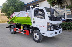 吸污车
