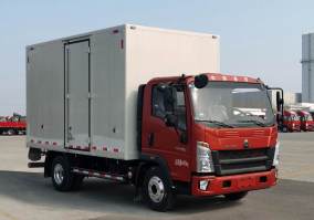 豪沃牌ZZ5047XXYG3214F144H厢式运输车