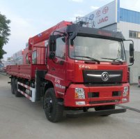 随车起重运输车