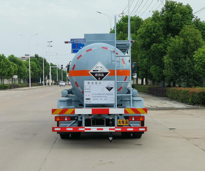 卡特利牌HTT5180GFWDF6腐蝕性物品罐式運(yùn)輸車公告圖片