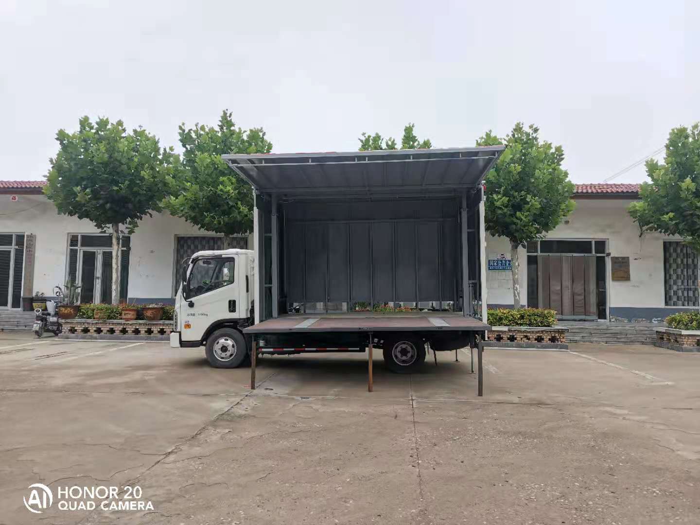 中运威牌ZYW5042XWTBJ6舞台车公告图片