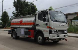 运油车