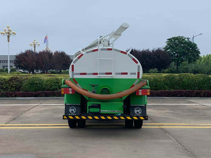 凱馬牌KMC5071GXEQ336D6吸糞車(chē)公告圖片