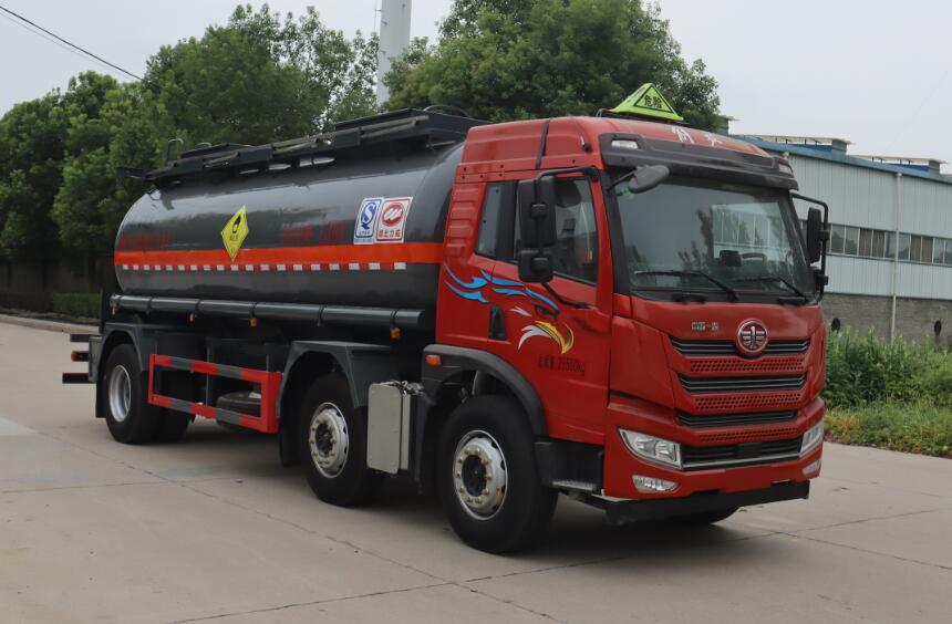 中汽力威牌HLW5260GYWC6氧化性物品罐式运输车公告图片