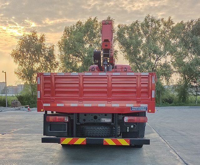 睿閣牌JMR5310JSQDT01隨車起重運(yùn)輸車公告圖片