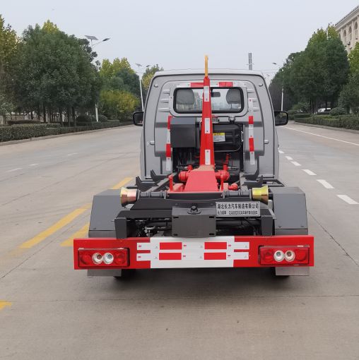 长力威牌CLA5020ZXXCA6车厢可卸式垃圾车公告图片