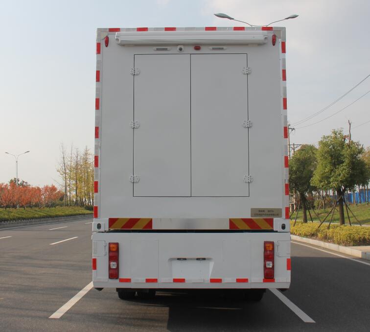 智駿牌NJH5293XYLSX醫(yī)療車公告圖片