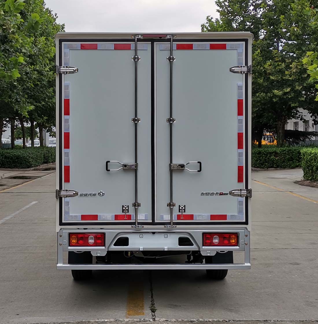 長安牌SC5022XXYSFAX6廂式運輸車公告圖片