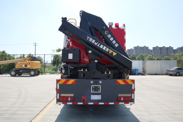 润泰牌RT5250TXFHJ90/C6化学救援消防车公告图片