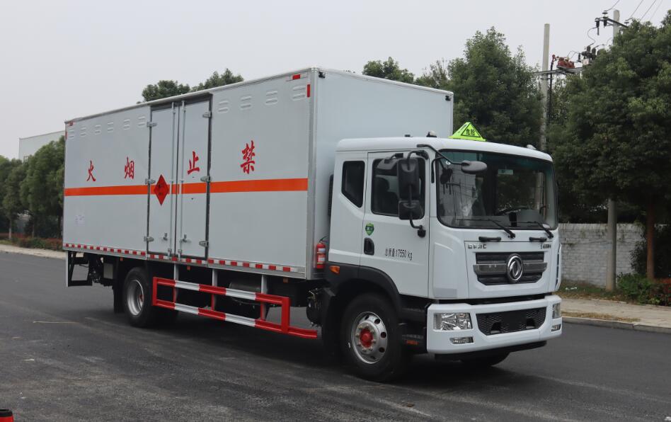 中汽力威牌HLW5180XQYEQ6爆破器材运输车公告图片