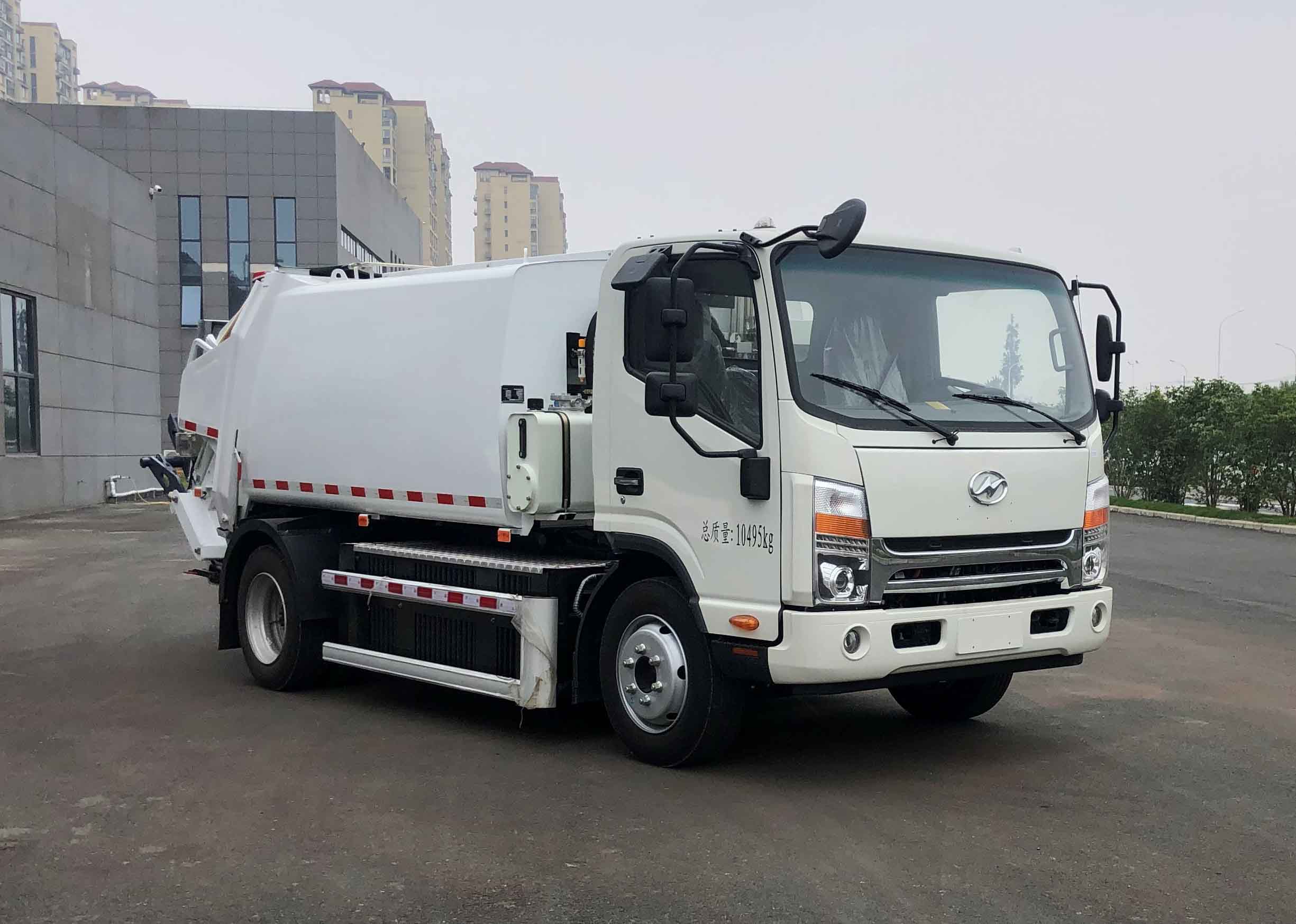 海格牌KLQ5100ZYSAEV纯电动压缩式垃圾车公告图片