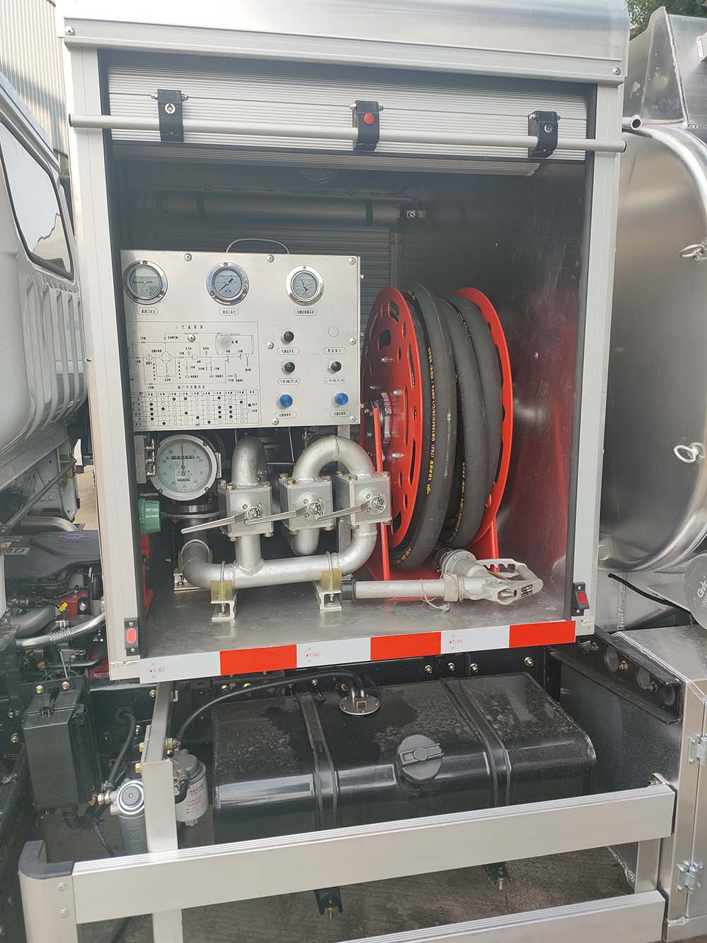 楚飛牌CLQ5070GJY6F飛機(jī)加油車公告圖片