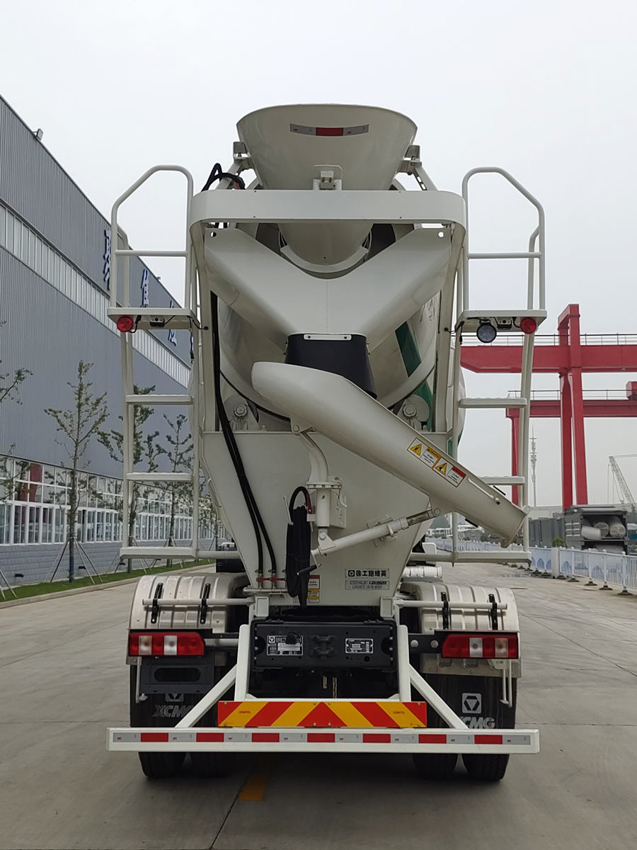 徐工牌XZS5318GJBCN混凝土攪拌運(yùn)輸車公告圖片