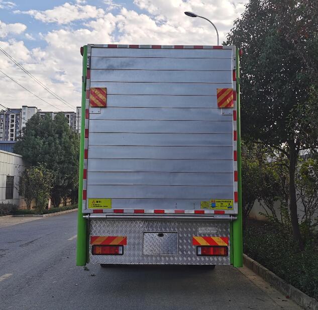 神鷹牌YG5250CCQD5畜禽運(yùn)輸車(chē)公告圖片