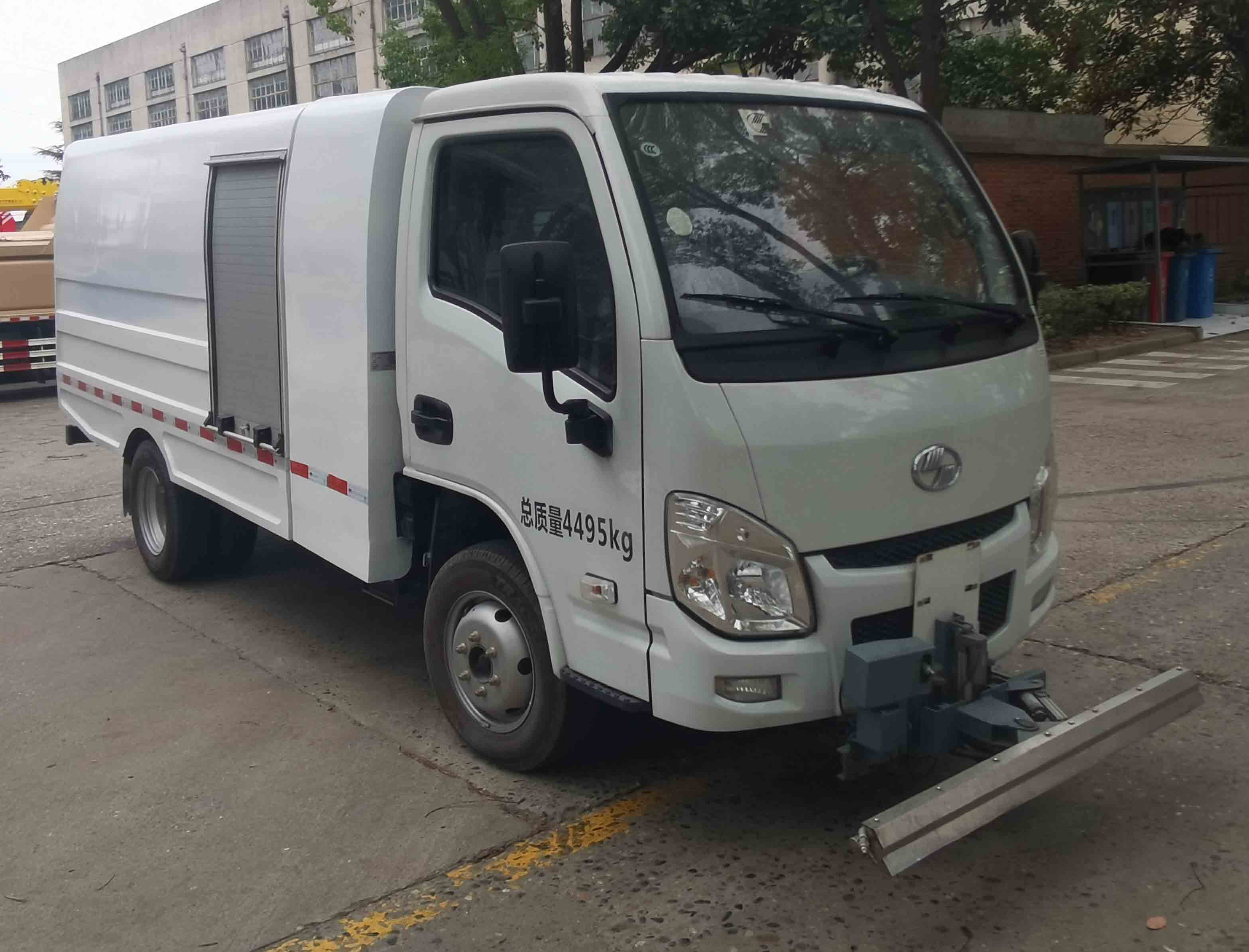 德志时代牌DZE5040TYHBEV纯电动路面养护车公告图片