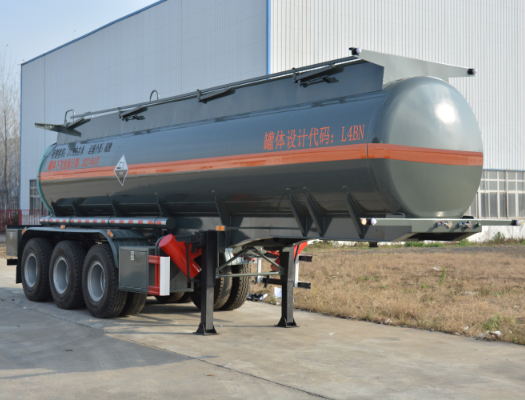 欧曼牌9.9米31.2吨3轴腐蚀性物品罐式运输半挂车(HFV9400GFW)