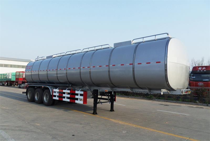 华宇达牌12.5米29.6吨3轴食用油运输半挂车(LHY9402GSYA)