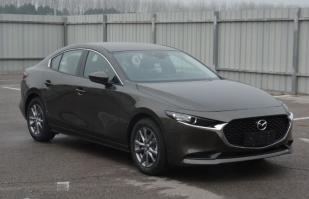 马自达牌CAM7153M型轿车