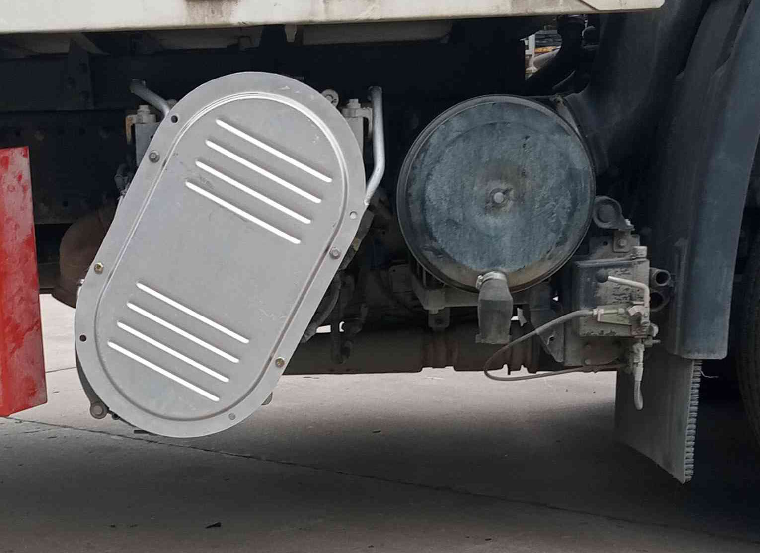 亞潔牌BQJ5180GSSE6灑水車(chē)公告圖片