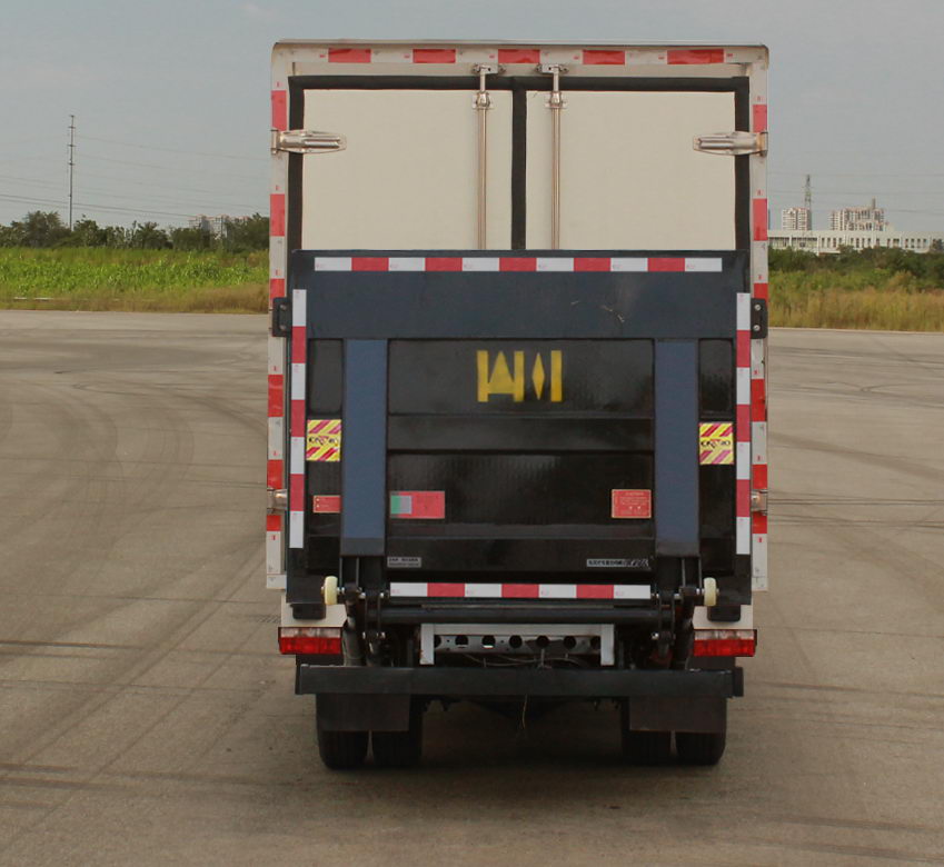 東風牌EQ5040XLC16DCAC冷藏車公告圖片