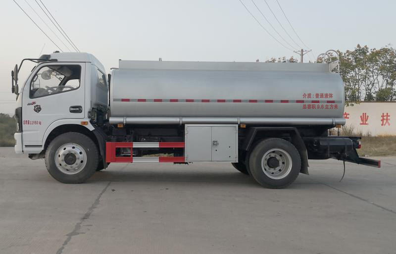 東風(fēng)牌EQ5125GPG8CDCAC普通液體運(yùn)輸車公告圖片